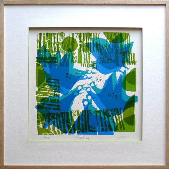 Encadrement gravure contemporaine verte et bleue représentant des oiseaux mangeant.